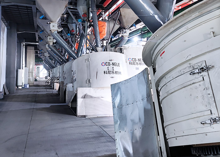 CONELE & Lirr: 16 × 1500-Liter-Intensivmischer für die MgO-C-Steinproduktion